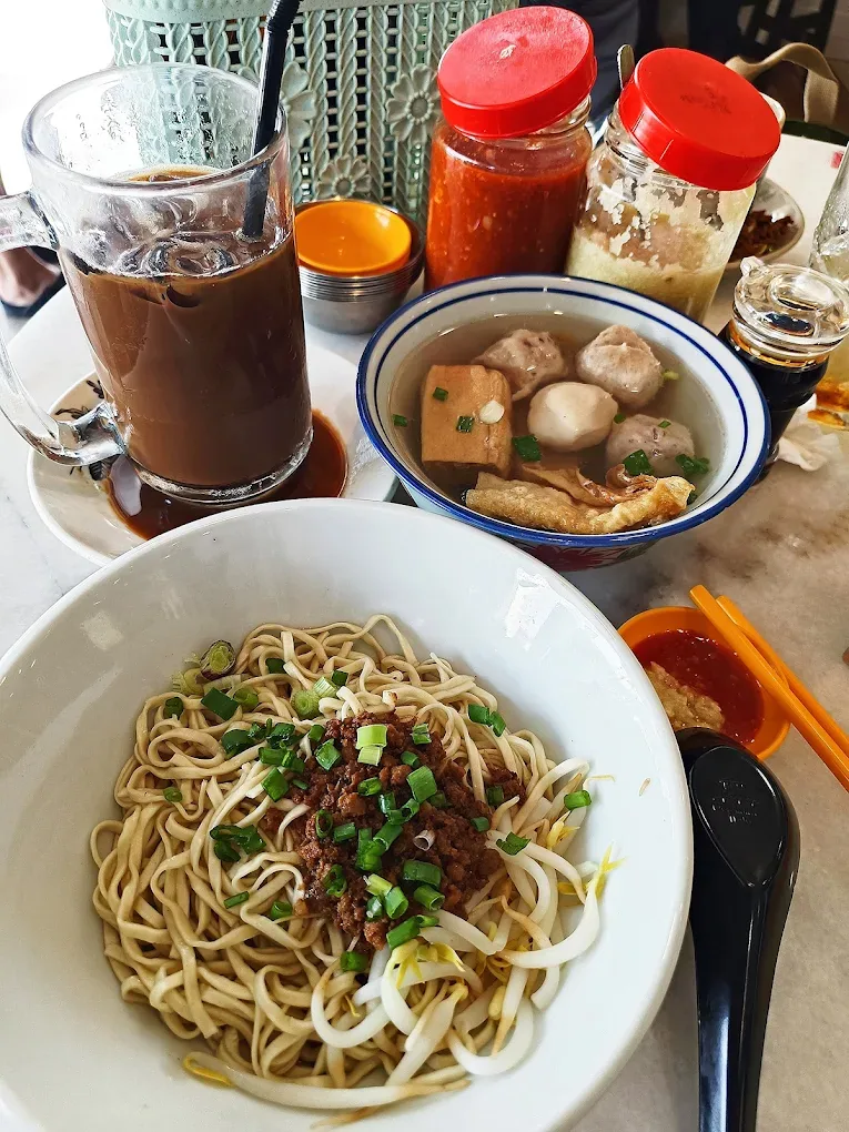 一桌面食